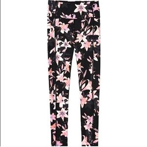 Victoria's Secret flow on-point leggings
